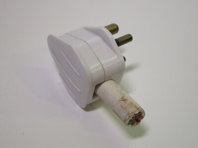Side view of the plug.
